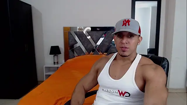 Snapshot of Frank_heaven01 chatting on 18, 9, 2025 Frank heaven01 online show from 18, 9, 2025