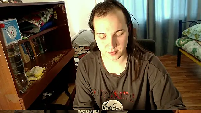 Snapshot of EvaMiron chatting on 4, 2, 2025 EvaMiron online show from 4, 2, 2025