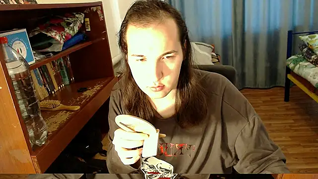 Snapshot of EvaMiron chatting on 5, 2, 2025 EvaMiron online show from 5, 2, 2025