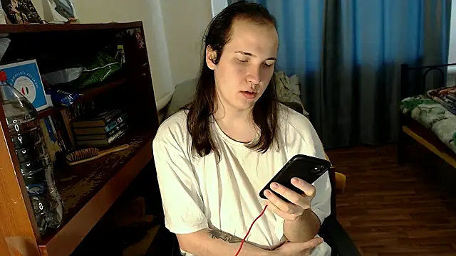 Snapshot of EvaMiron chatting on 10, 3, 2025 EvaMiron online show from 10, 3, 2025