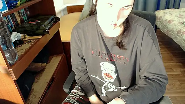 Snapshot of EvaMiron chatting on 12, 3, 2025 EvaMiron online show from 12, 3, 2025