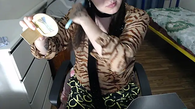 Snapshot of EvaMiron chatting on 15, 9, 2025 EvaMiron online show from 15, 9, 2025