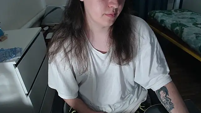 Snapshot of EvaMiron chatting on 22, 9, 2025 EvaMiron online show from 22, 9, 2025