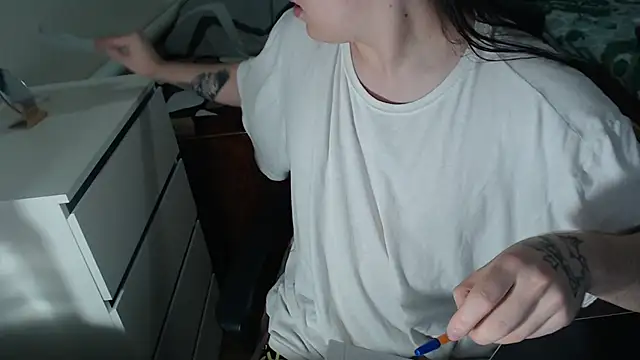 Snapshot of EvaMiron chatting on 19, 10, 2025 EvaMiron online show from 19, 10, 2025