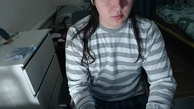 Snapshot of EvaMiron chatting on 26, 10, 2025 EvaMiron online show from 26, 10, 2025