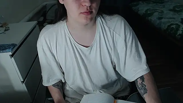 Snapshot of EvaMiron chatting on 22, 11, 2025 EvaMiron online show from 22, 11, 2025