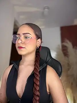 Snapshot of gretta_kler1 chatting on 6, 5, 2026 gretta kler1 online show from 6, 5, 2026
