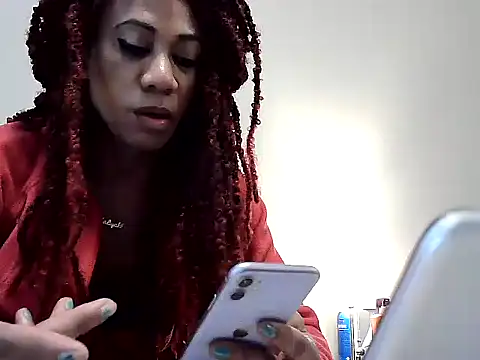 Snapshot of CaramelDipper chatting on 22, 2, 2025 CaramelDipper online show from 22, 2, 2025