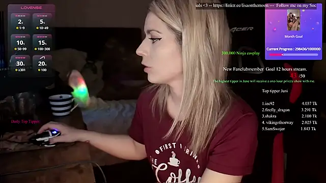 Snapshot of Lisaonthemoon chatting on 17, 6, 2026 Lisaonthemoon online show from 17, 6, 2026