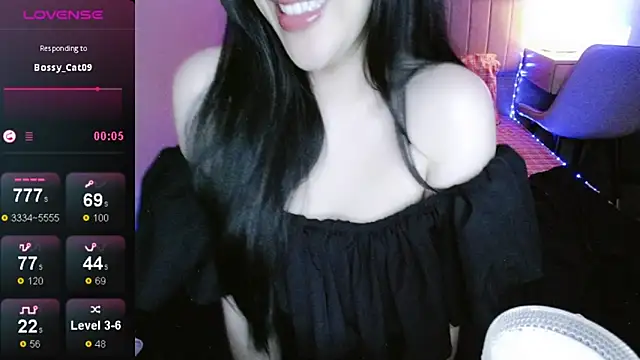 Snapshot of _Viviann_ chatting on 19, 10, 2025  Viviann  online show from 19, 10, 2025