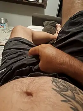 Snapshot of dredre1069 chatting on 6, 4, 2026 dredre1069 online show from 6, 4, 2026