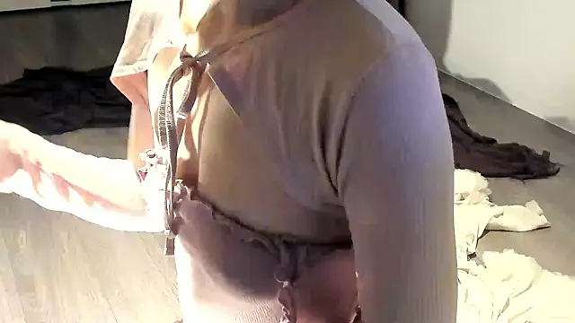 Lily 0000 online show from 17, 1, 2026