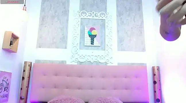 Cloeandtyfanny online show from 23, 2, 2025