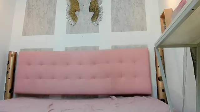 Cloeandtyfanny online show from 6, 1, 2026