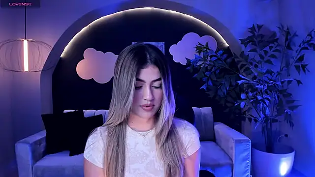 PaulinaSantos  online show from 1, 3, 2025