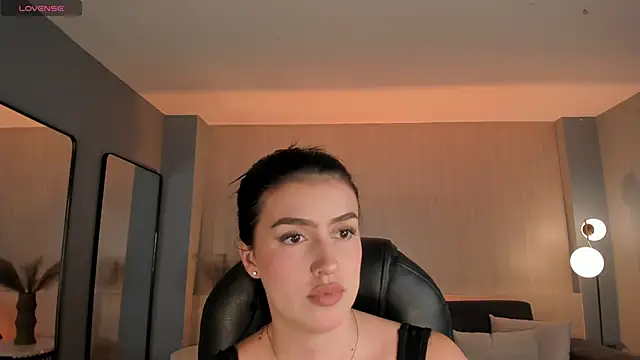 PaulinaSantos  online show from 17, 10, 2025