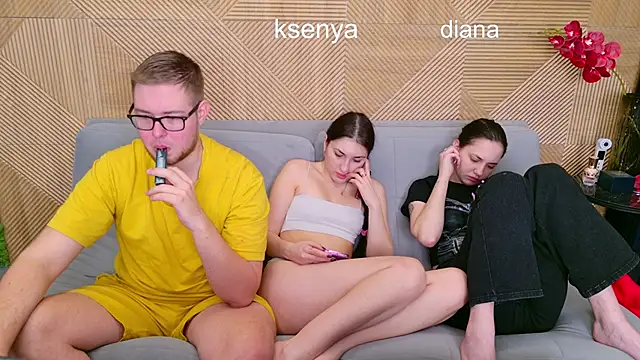 Ksenny online show from 9, 4, 2026