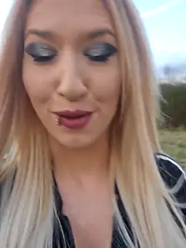 Snapshot of Julia-Sugar chatting on 22, 3, 2025 Julia-Sugar online show from 22, 3, 2025