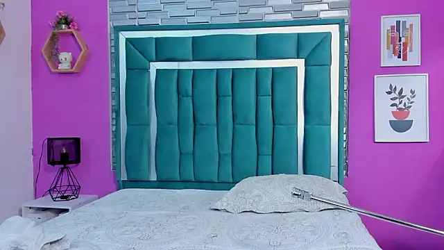 LORENSCOLLINS online show from 28, 2, 2026