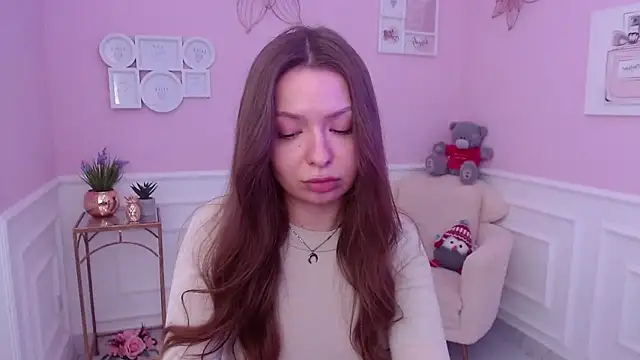 LucySkilar online show from 2, 2, 2025