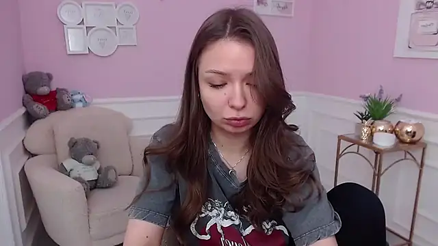 LucySkilar online show from 21, 12, 2025