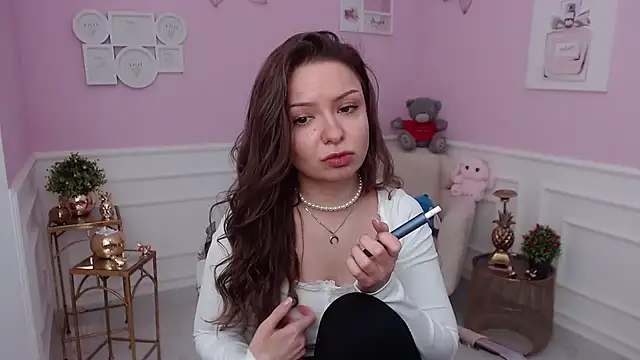 LucySkilar online show from 13, 2, 2026