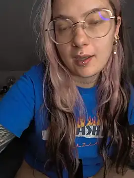 Snapshot of mamiedonuts chatting on 8, 7, 2026 mamiedonuts online show from 8, 7, 2026