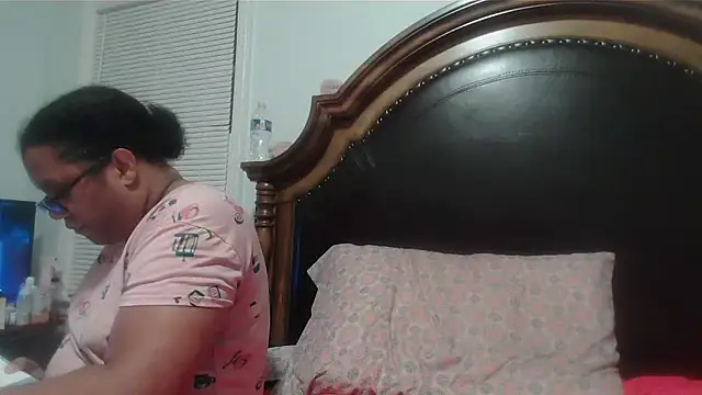 ebonyred online show from 3, 4, 2026