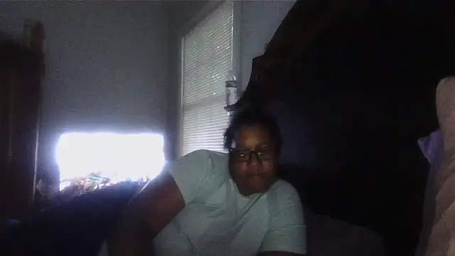 Snapshot of ebonyred chatting on 17, 5, 2026 ebonyred online show from 17, 5, 2026