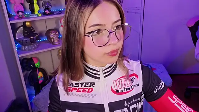 EmilyMiller  online show from 25, 3, 2026