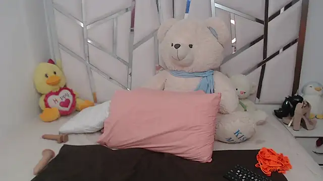 Snapshot of celestesouzalatin chatting on 9, 10, 2025 celestesouzalatin online show from 9, 10, 2025