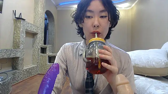Kunimitsuu  online show from 14, 2, 2025