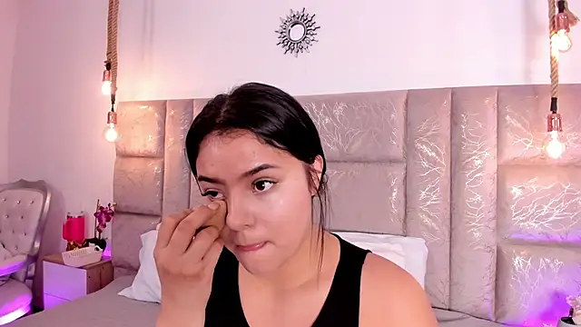 Oriana Guzman online show from 12, 6, 2026