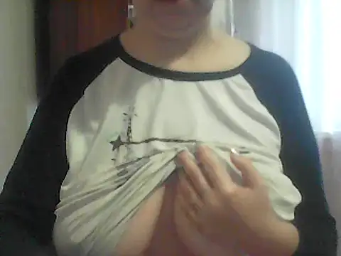 Snapshot of AnaXBerry chatting on 15, 12, 2025 AnaXBerry online show from 15, 12, 2025