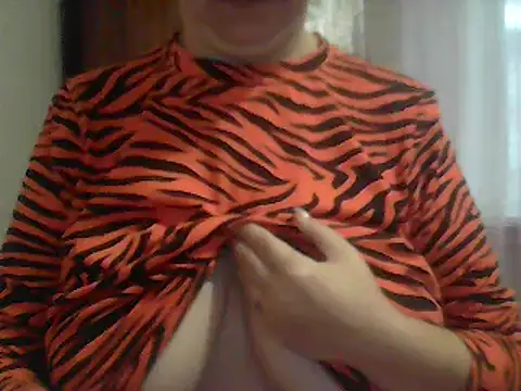 Snapshot of AnaXBerry chatting on 18, 12, 2025 AnaXBerry online show from 18, 12, 2025