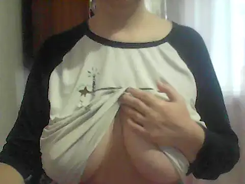 Snapshot of AnaXBerry chatting on 21, 12, 2025 AnaXBerry online show from 21, 12, 2025