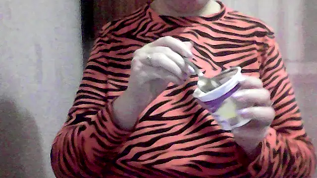 Snapshot of AnaXBerry chatting on 5, 1, 2026 AnaXBerry online show from 5, 1, 2026