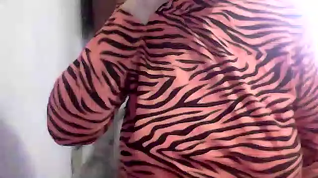 Snapshot of AnaXBerry chatting on 13, 1, 2026 AnaXBerry online show from 13, 1, 2026