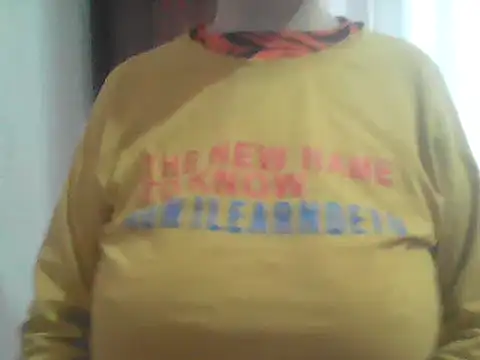 Snapshot of AnaXBerry chatting on 11, 2, 2026 AnaXBerry online show from 11, 2, 2026