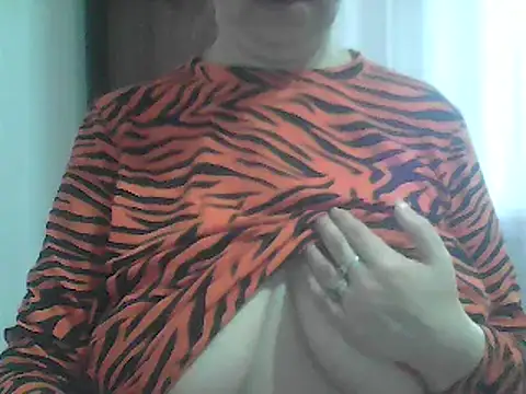 Snapshot of AnaXBerry chatting on 16, 2, 2026 AnaXBerry online show from 16, 2, 2026