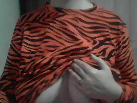 Snapshot of AnaXBerry chatting on 1, 3, 2026 AnaXBerry online show from 1, 3, 2026