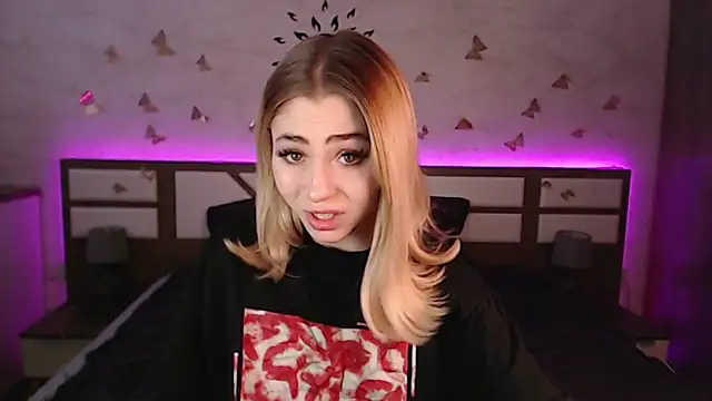 Snapshot of Tessa_Walker chatting on 3, 2, 2025 Tessa Walker online show from 3, 2, 2025