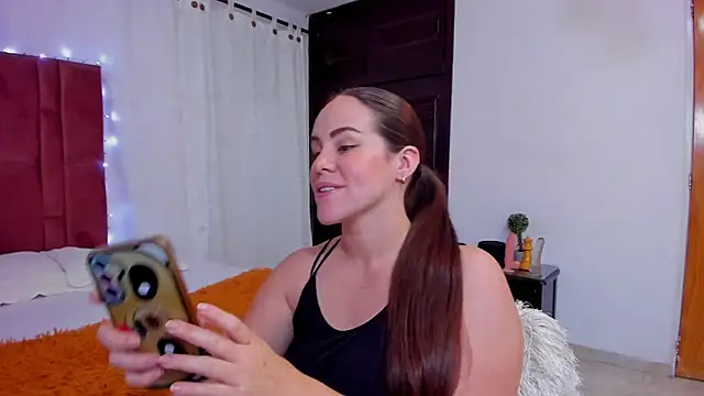 AURORA FRANKLIN online show from 8, 1, 2025