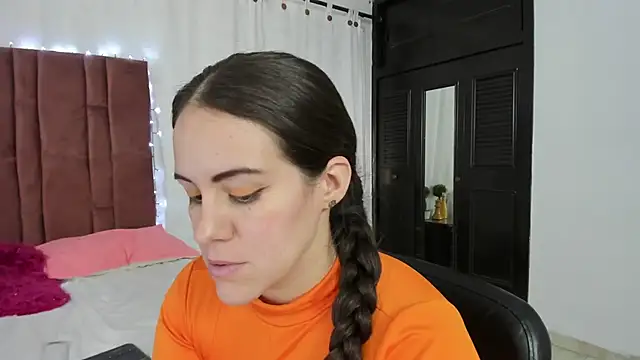 AURORA FRANKLIN online show from 5, 3, 2025