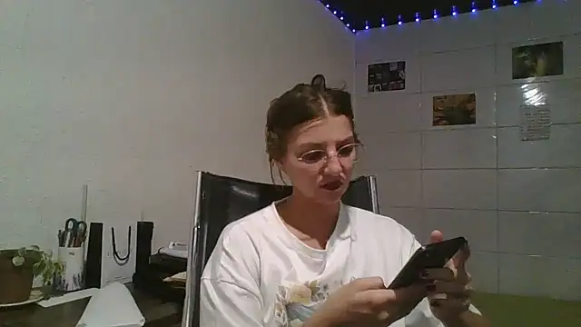 Snapshot of SweetyBabyDemon chatting on 1, 4, 2026 SweetyBabyDemon online show from 1, 4, 2026