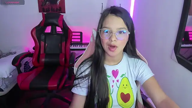 jessi and boy online show from 3, 3, 2026