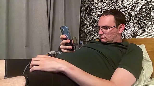 Snapshot of Hebrewhammers42 chatting on 2, 7, 2026 Hebrewhammers42 online show from 2, 7, 2026