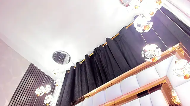 Snapshot of SarayRoyse chatting on 7, 3, 2025 SarayRoyse online show from 7, 3, 2025