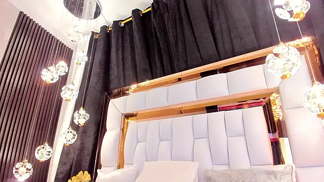 Snapshot of SarayRoyse chatting on 17, 3, 2025 SarayRoyse online show from 17, 3, 2025