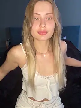 Snapshot of Sweet__Milly chatting on 17, 12, 2024 Sweet  Milly online show from 17, 12, 2024